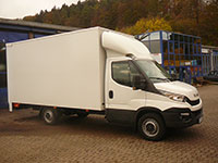 IVECO Daily Kofferaufbau mit Ladebordwand zum mieten